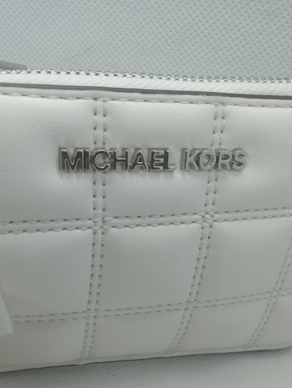 MICHAEL KORS CARD CASE - Picture 3 of 10